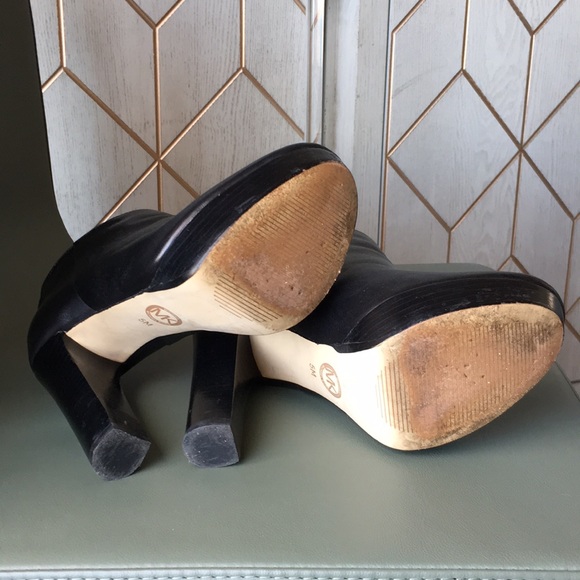 Michael Kors Lesly Bootie Black Leather Size 5 - Picture 4 of 8